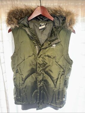 Predator Olive Quilted removable Faux-Fur Hooded Puffer Vest - Women's